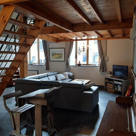 L'Ecole Daire Dinant Oda fotoğraf